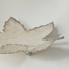 Load image into Gallery viewer, FOOTED LEAF BOWL
