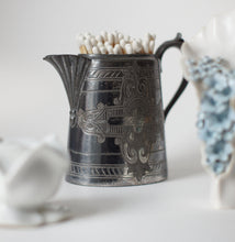 Load image into Gallery viewer, CHESSEL PORCELAIN FLOWER VASE