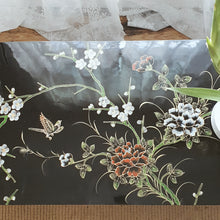 Load image into Gallery viewer, SCROLL TABLE