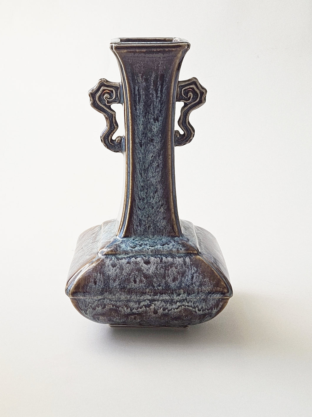 CHINESE SOLIFLORE VASE