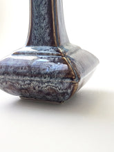 Load image into Gallery viewer, CHINESE SOLIFLORE VASE
