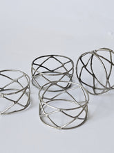 Load image into Gallery viewer, METAL LATTICE NAPKIN RINGS
