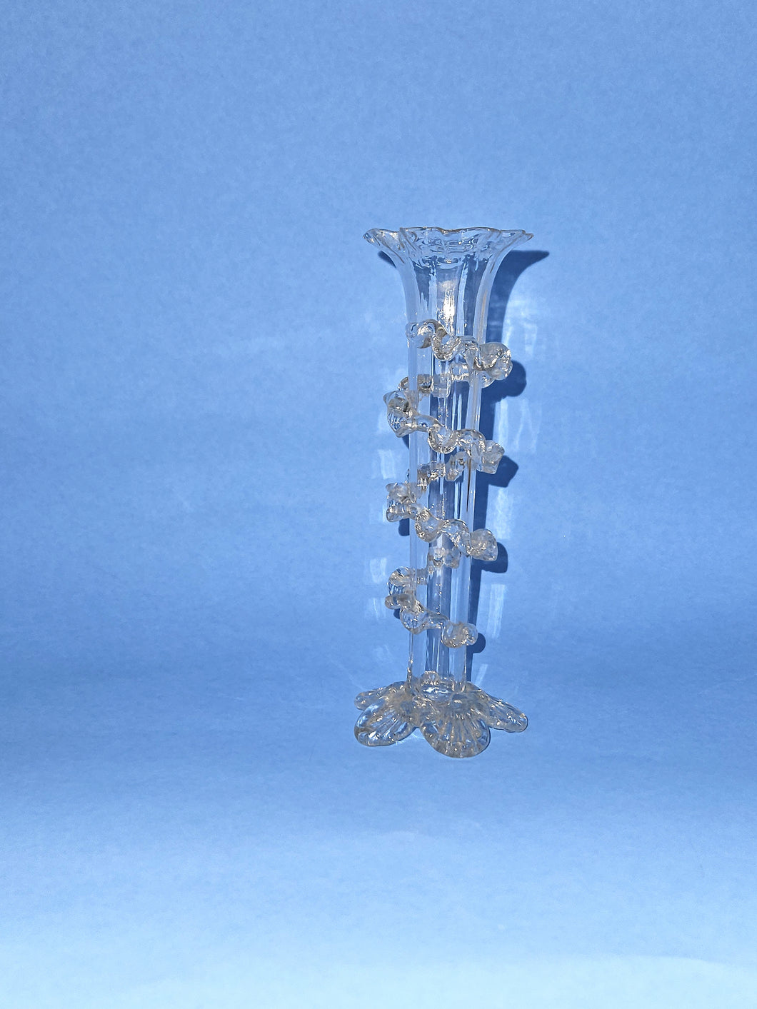 RUFFLE VASE