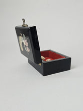 Load image into Gallery viewer, LACQUER INLAID MOTHER OF PEARL BOX
