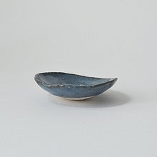 Load image into Gallery viewer, TEXTURED CERAMIC DISH
