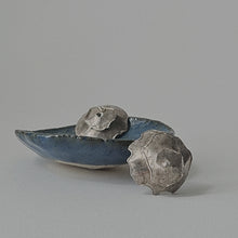 Load image into Gallery viewer, TEXTURED CERAMIC DISH
