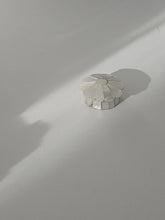 Load image into Gallery viewer, MOTHER OF PEARL BOX
