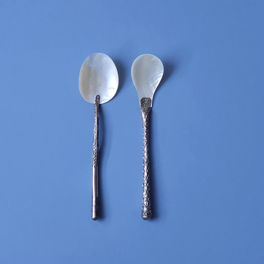 MOTHER OF PEARL SPOONS
