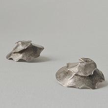 Load image into Gallery viewer, SCULPTURAL EARRINGS
