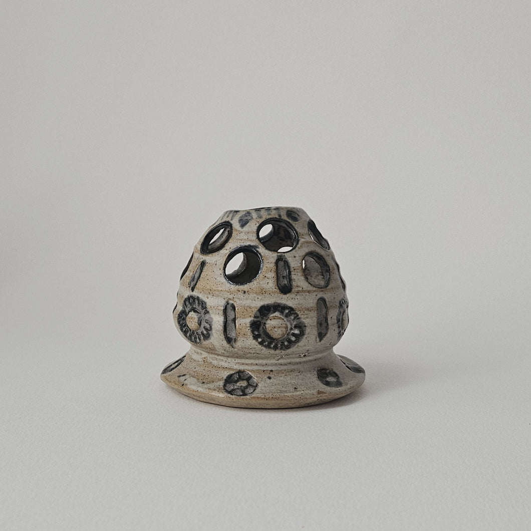 CERAMIC BUD VASE