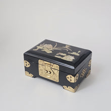 Load image into Gallery viewer, LACQUER JEWELLERY BOX
