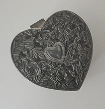 Load image into Gallery viewer, HEART JEWELLERY BOX
