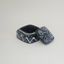 Load image into Gallery viewer, JEWELLERY BOX
