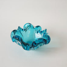 Load image into Gallery viewer, Murano flower bowl
