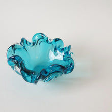 Load image into Gallery viewer, Murano flower bowl
