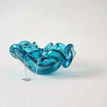 Load image into Gallery viewer, Murano flower bowl
